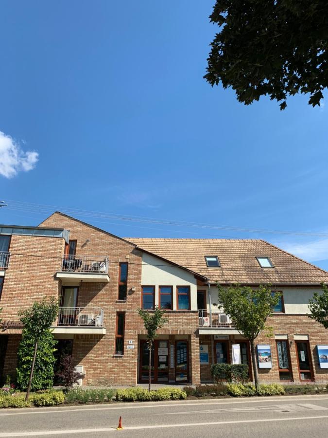 Robinson Szigete Apartment Balatonfured Exterior photo